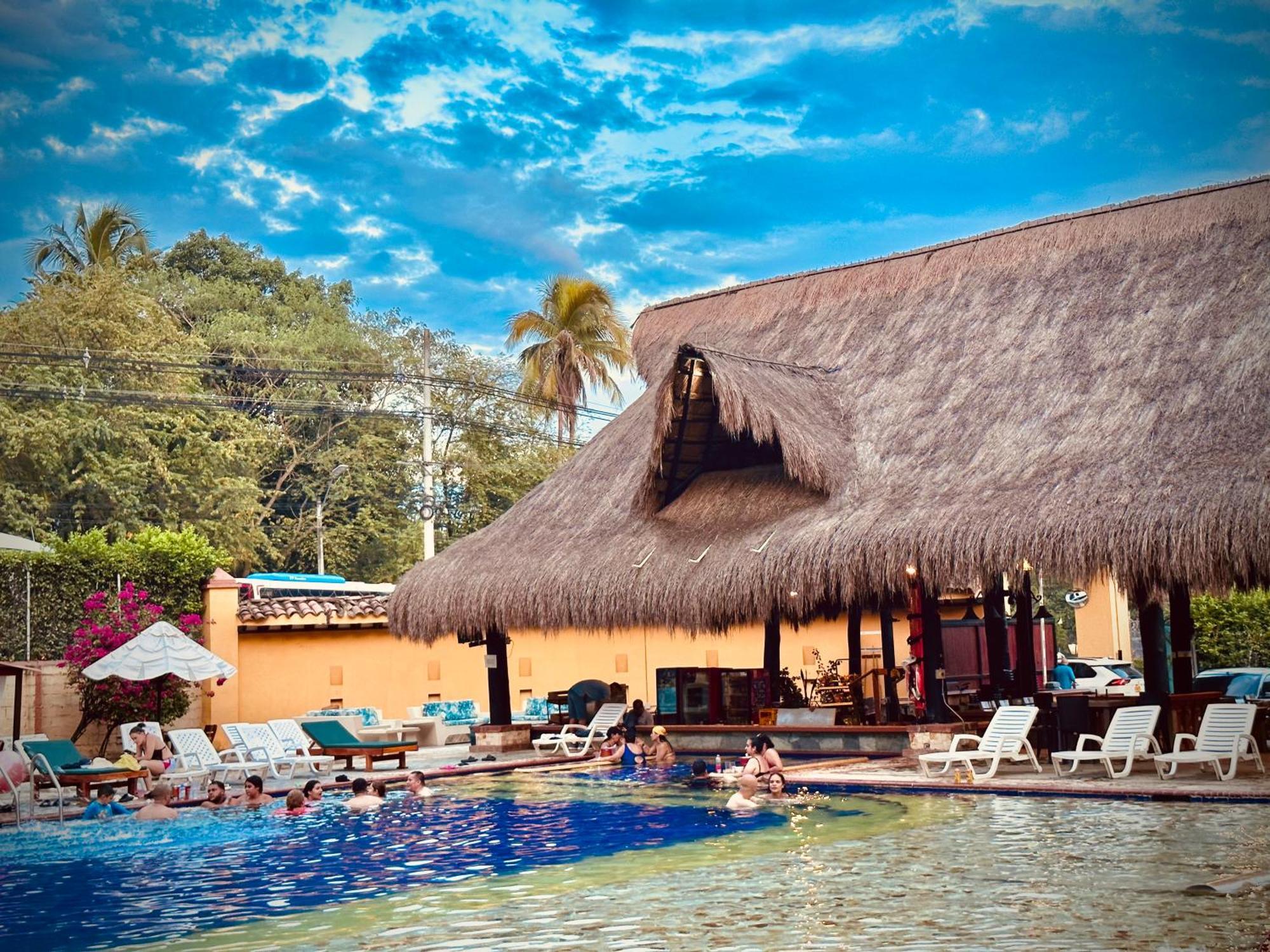 Hotel Porton Del Sol Santa Fe de Antioquia Exterior photo